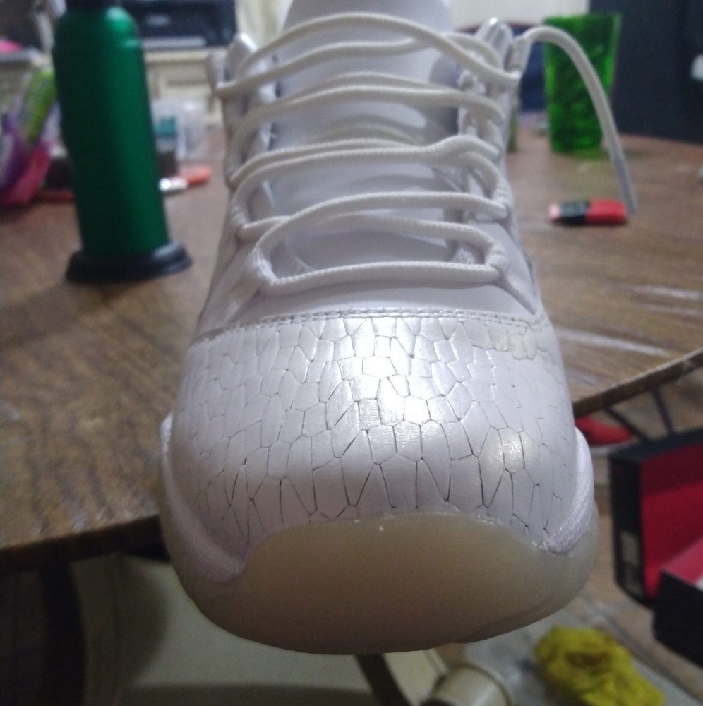 Retro 11 size 7 / 5y